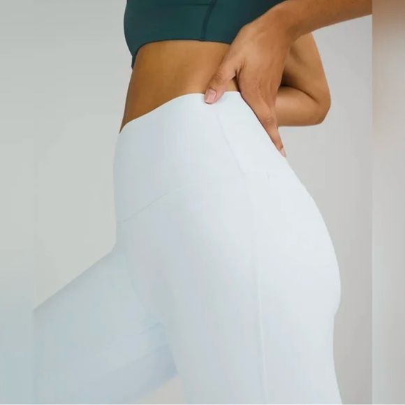 lululemon Align™ High-Rise Pant 25"
Powder Blue - Picture 3 of 5